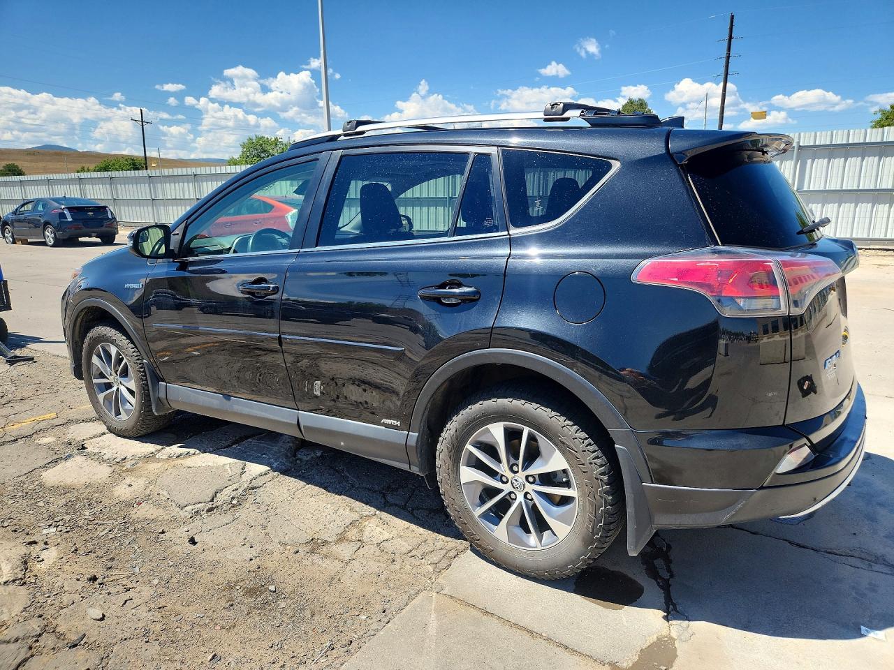 2017 TOYOTA RAV4 HYBRID XLE — снимка 2