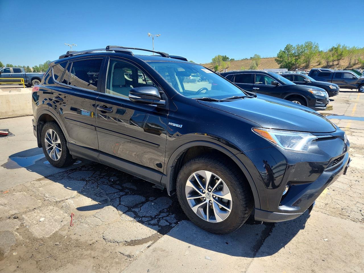 2017 TOYOTA RAV4 HYBRID XLE — снимка 4
