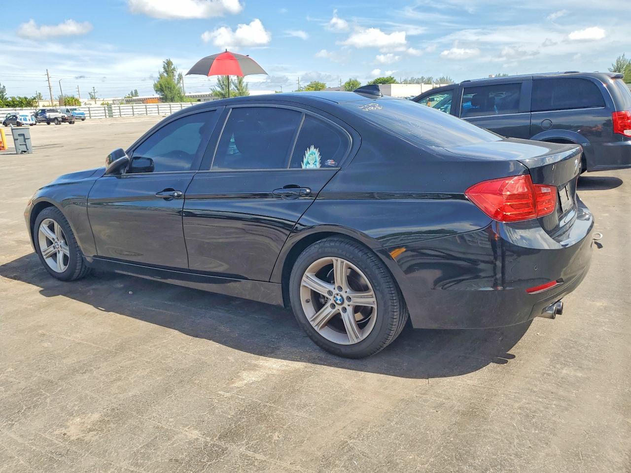 2014 BMW 328 I — снимка 2