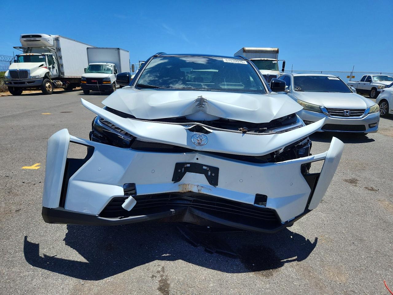2026 TOYOTA BZ XLE — photo 5