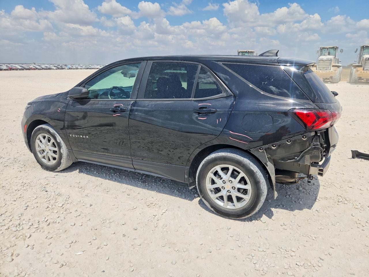 2023 CHEVROLET EQUINOX LS — снимка 2