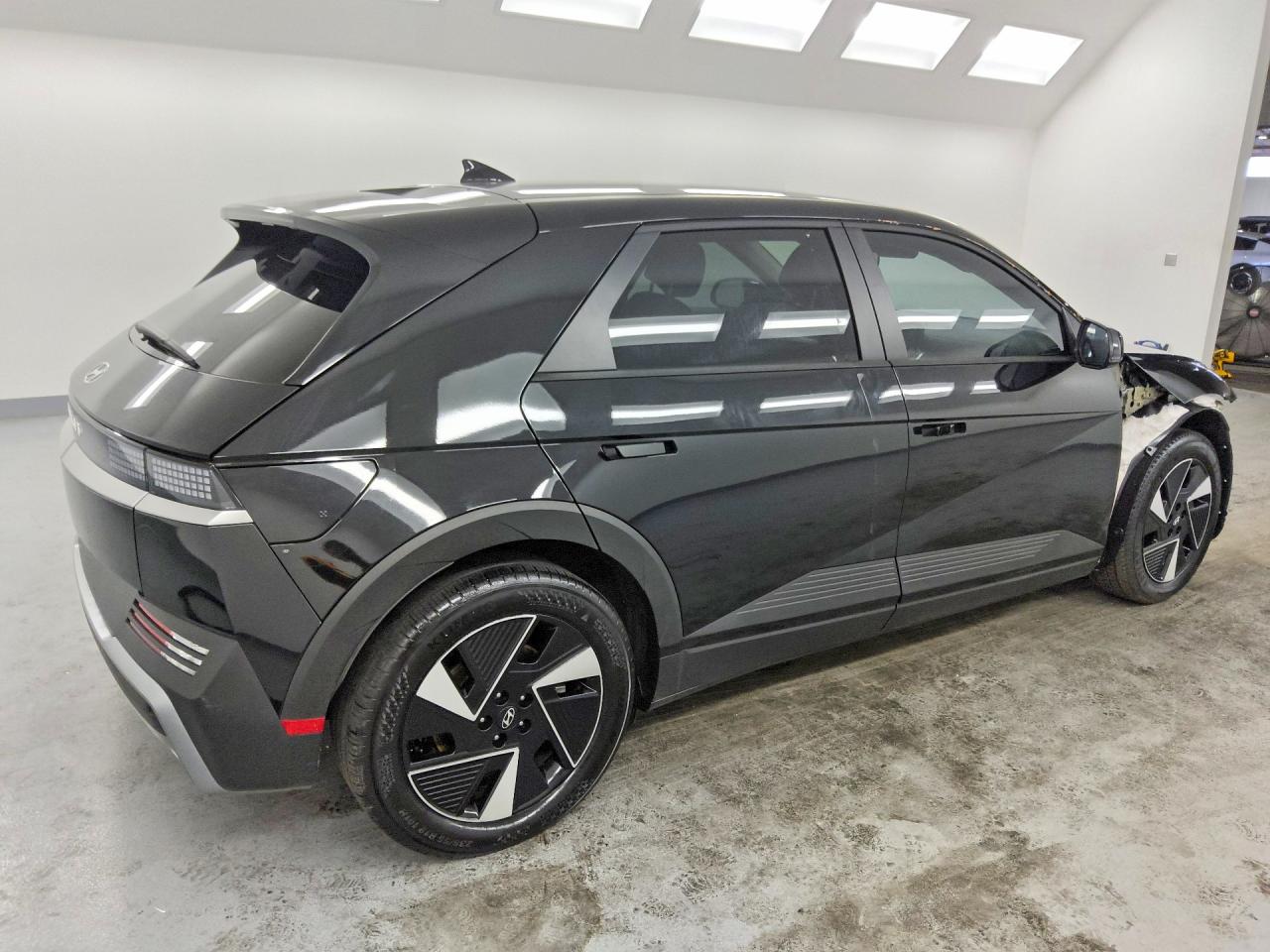 2025 HYUNDAI IONIQ 5 SE — снимка 3