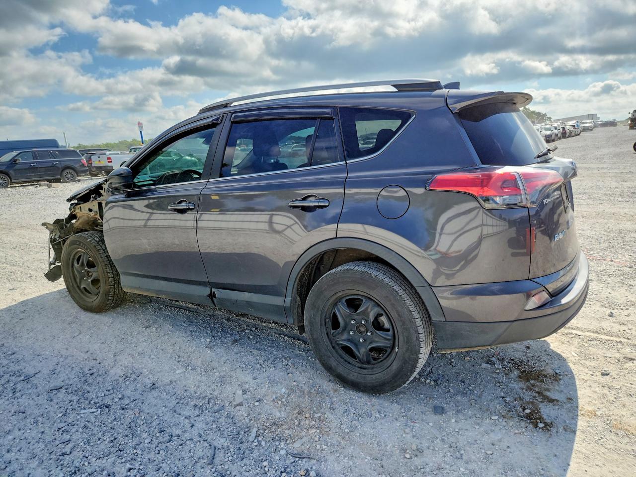 2018 TOYOTA RAV4 LE — снимка 2