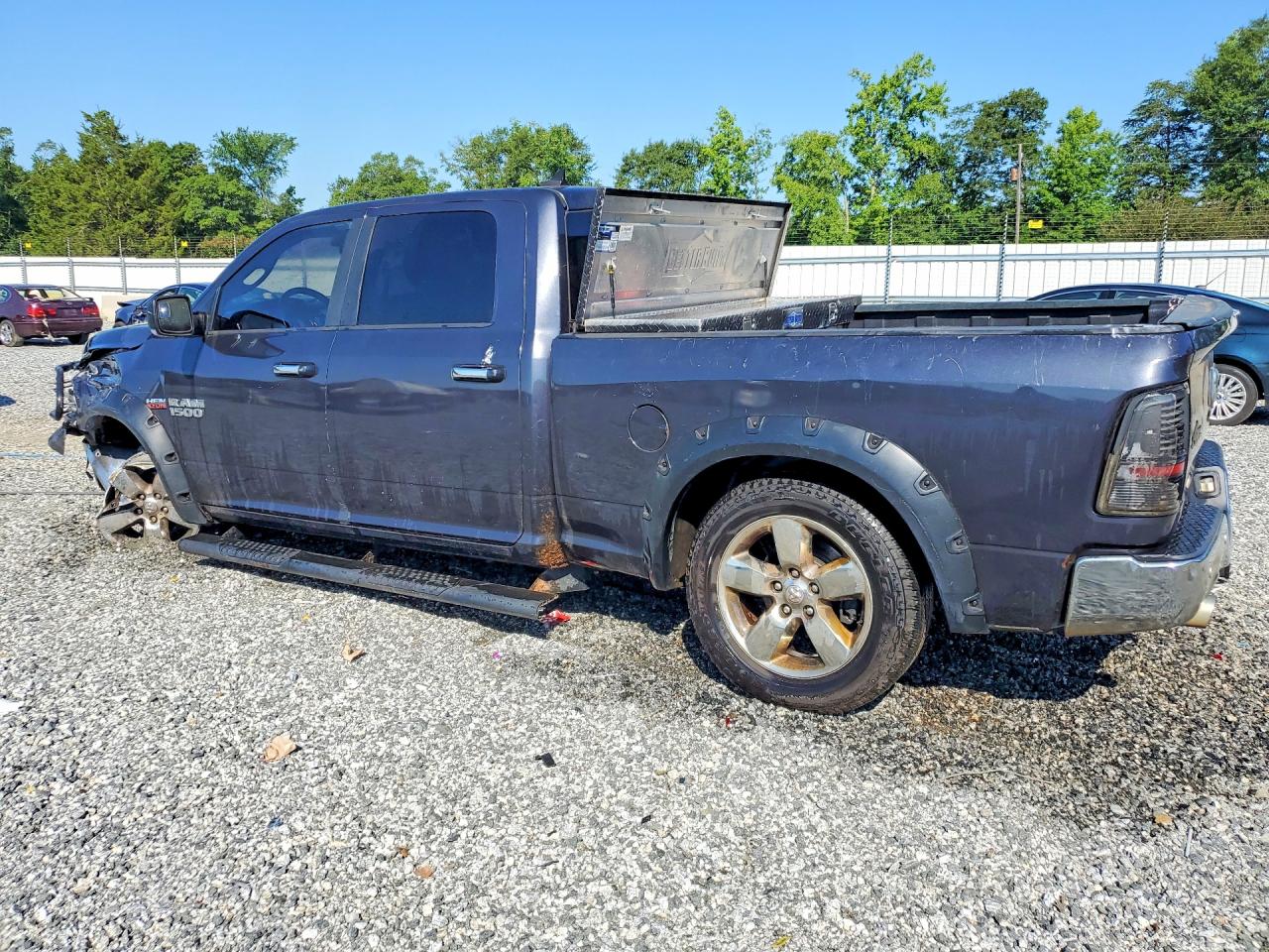 2017 RAM 1500 SLT — снимка 2