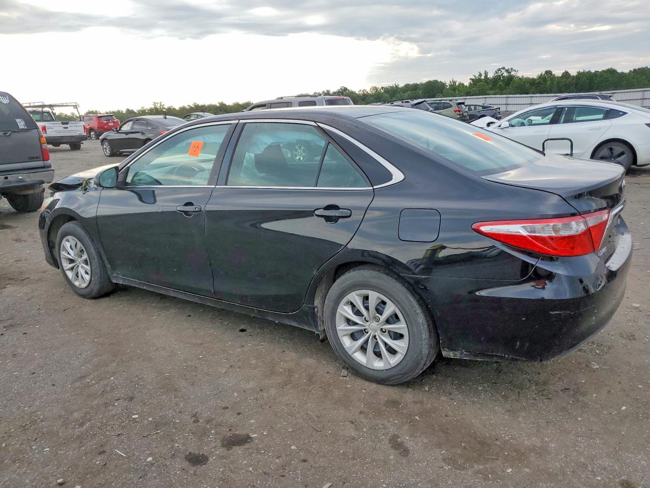 2016 TOYOTA CAMRY LE — снимка 2