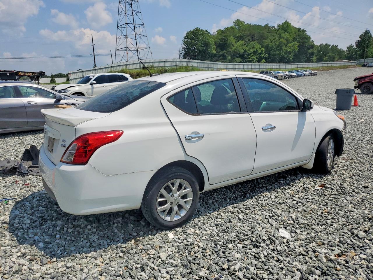 2018 NISSAN VERSA SV — снимка 3
