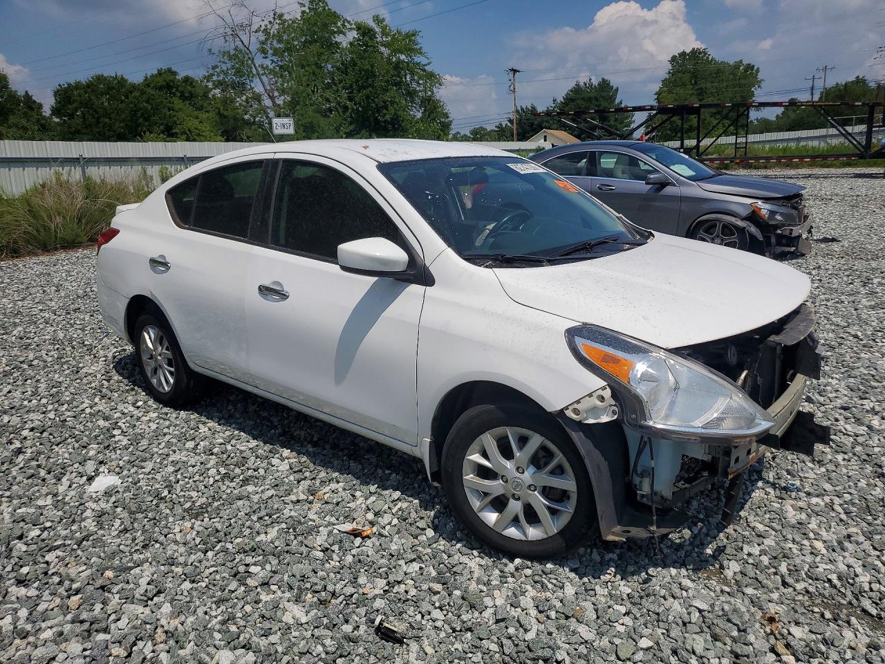 2018 NISSAN VERSA SV — снимка 4