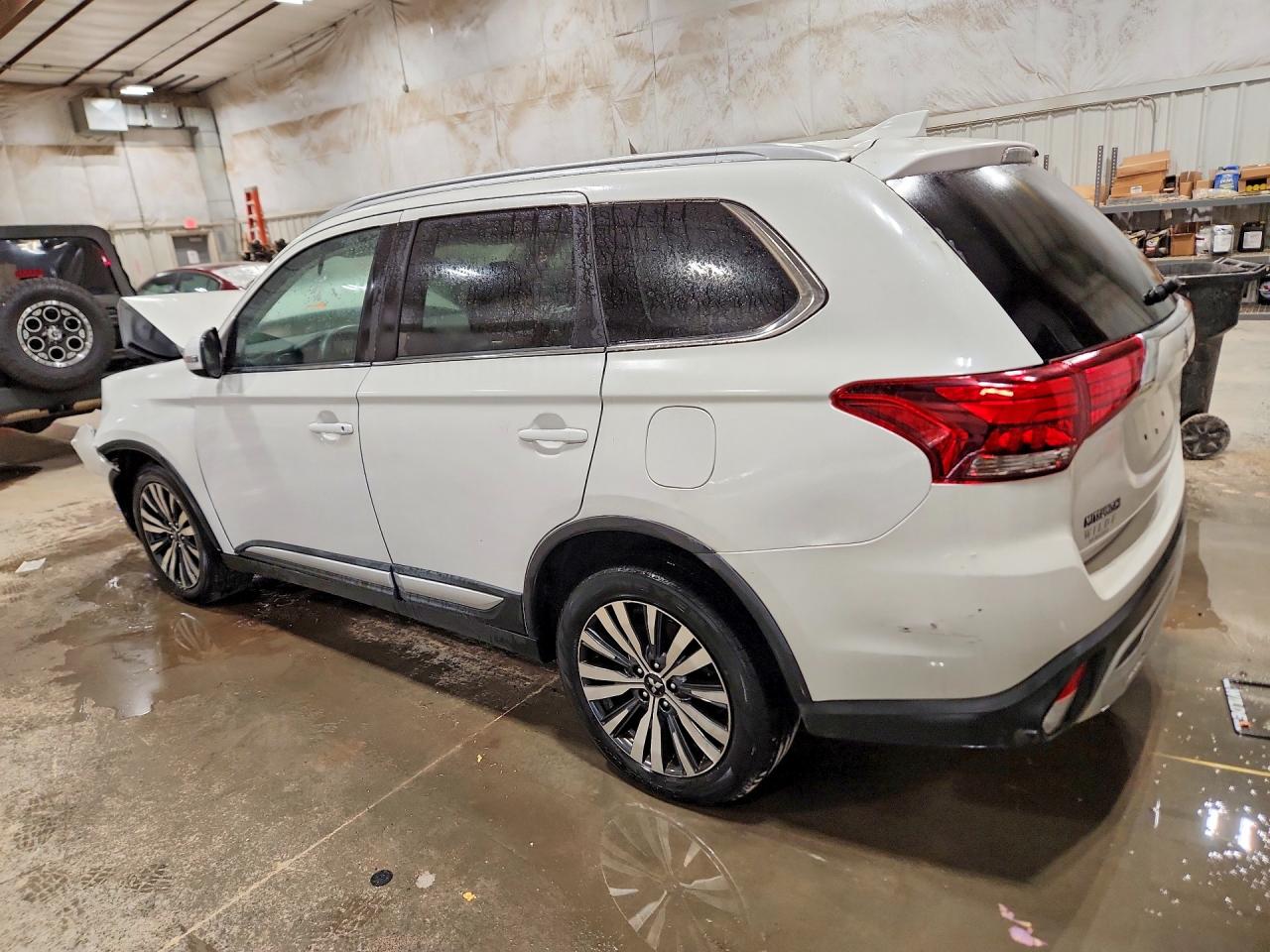 2019 MITSUBISHI OUTLANDER SE/SEL/LE — снимка 2