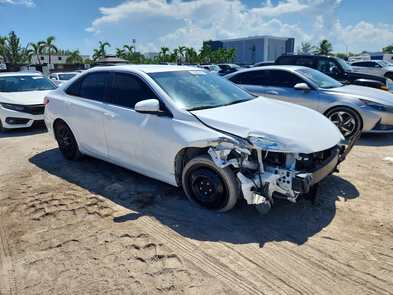 2015 TOYOTA CAMRY LE — снимка 4