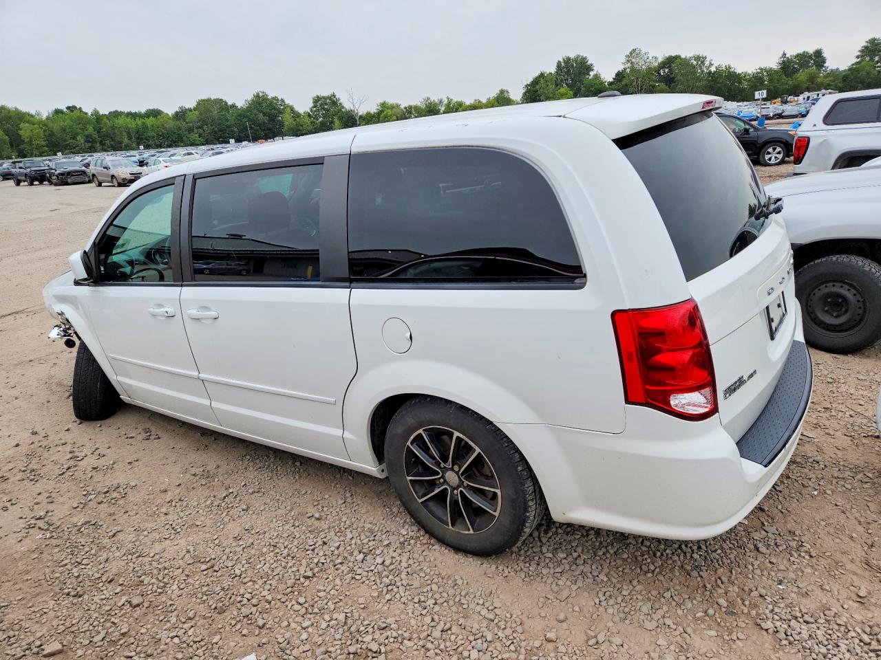 2017 DODGE GRAND CARAVAN SE — снимка 2