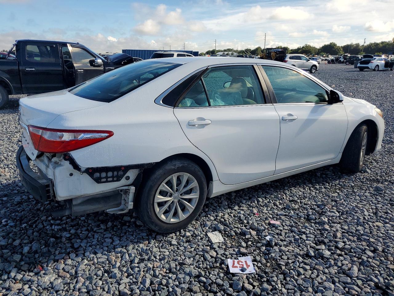 2015 TOYOTA CAMRY LE — снимка 3