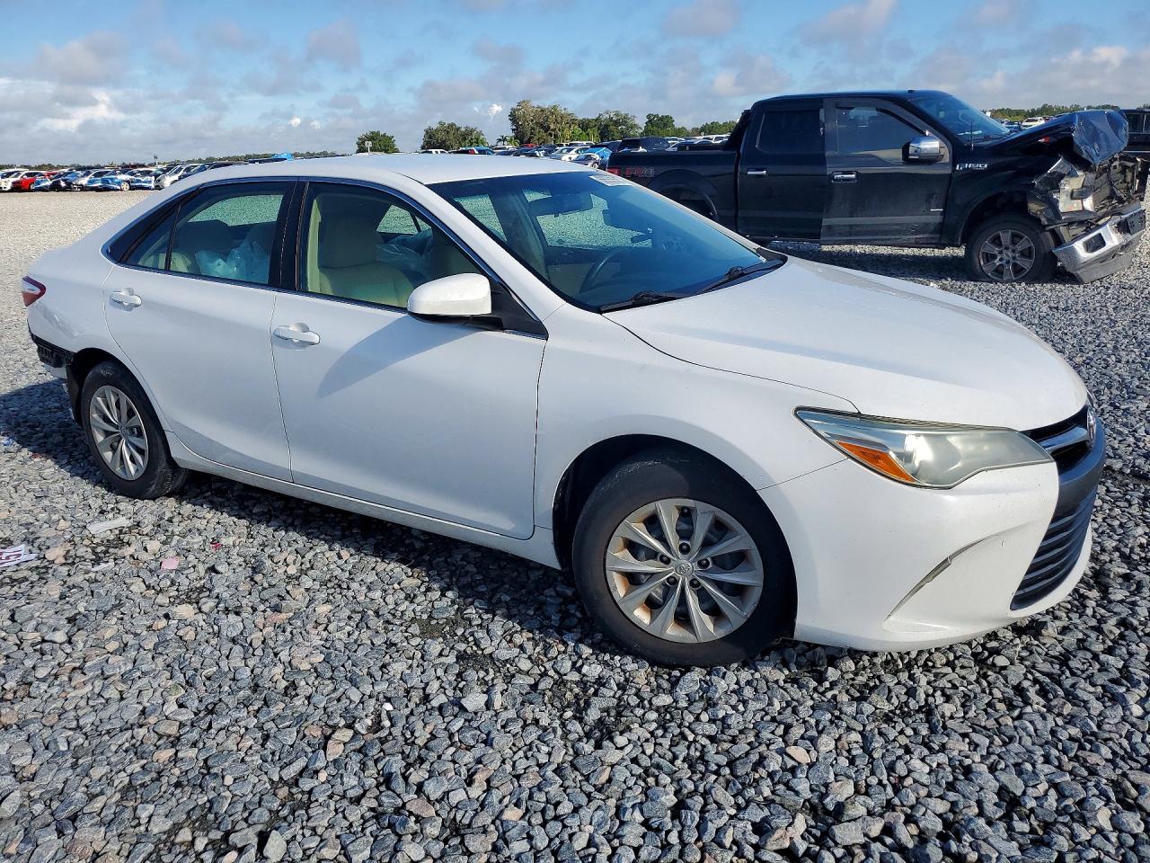 2015 TOYOTA CAMRY LE — снимка 4