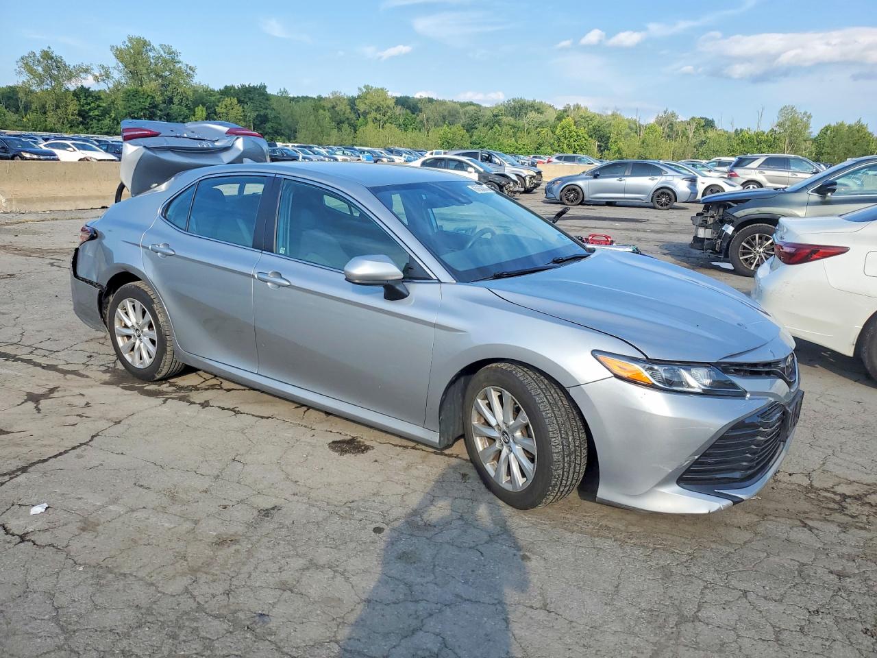 2019 TOYOTA CAMRY LE — снимка 4
