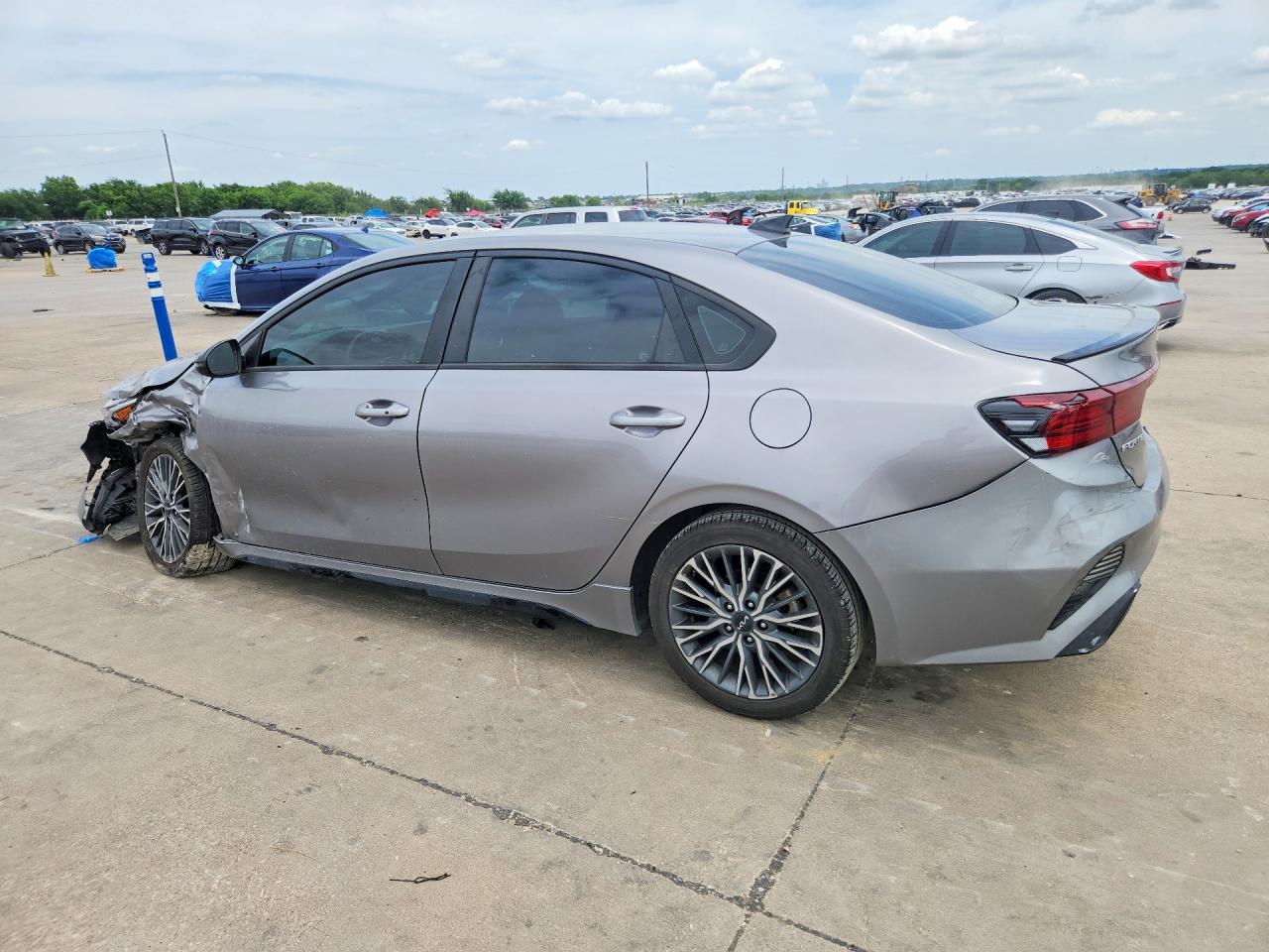 2023 KIA FORTE GT LINE — снимка 2