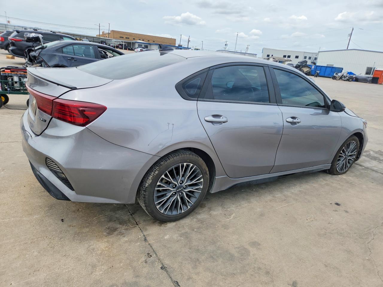 2023 KIA FORTE GT LINE — снимка 3