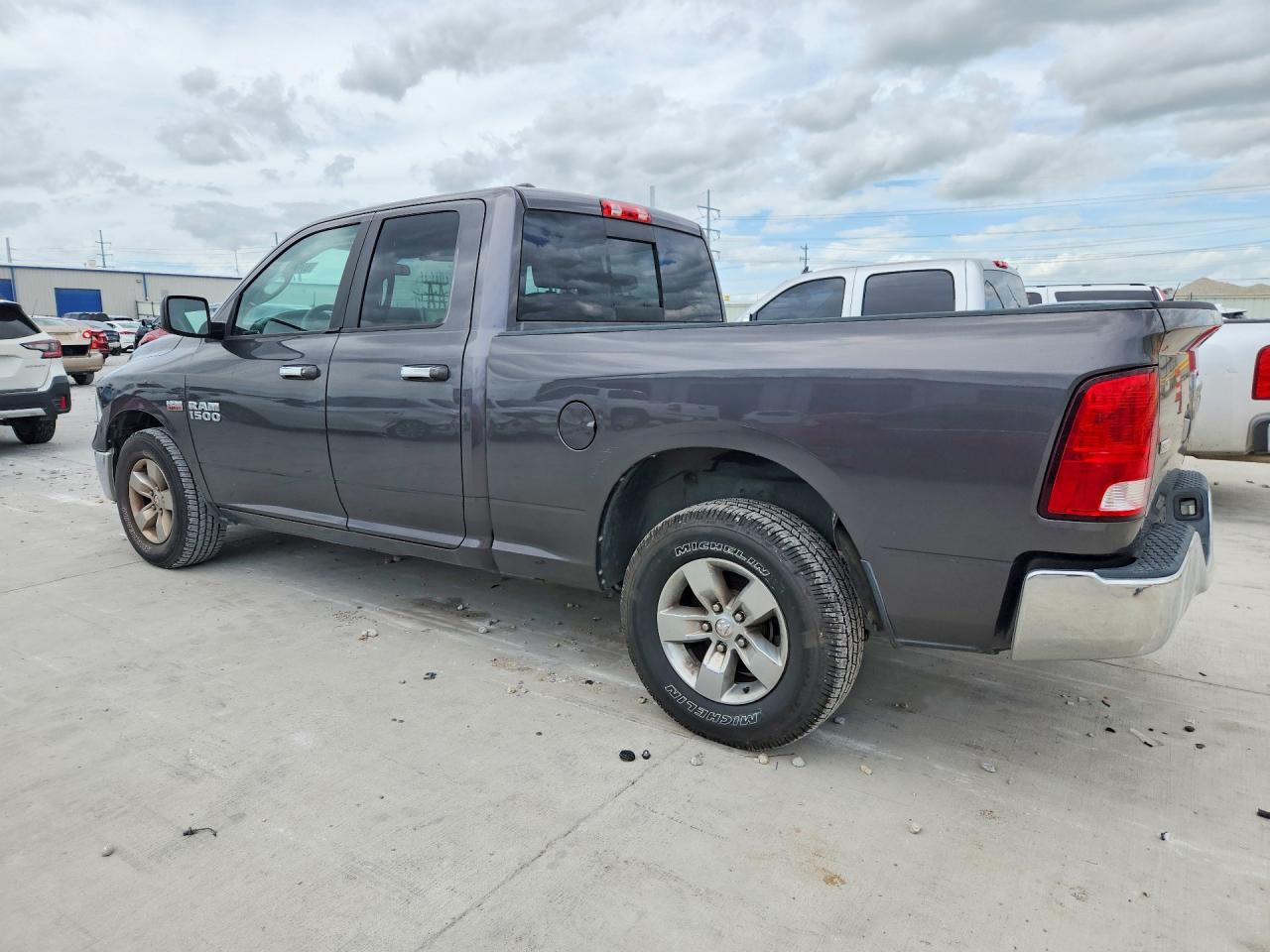 2017 RAM 1500 SLT — снимка 2