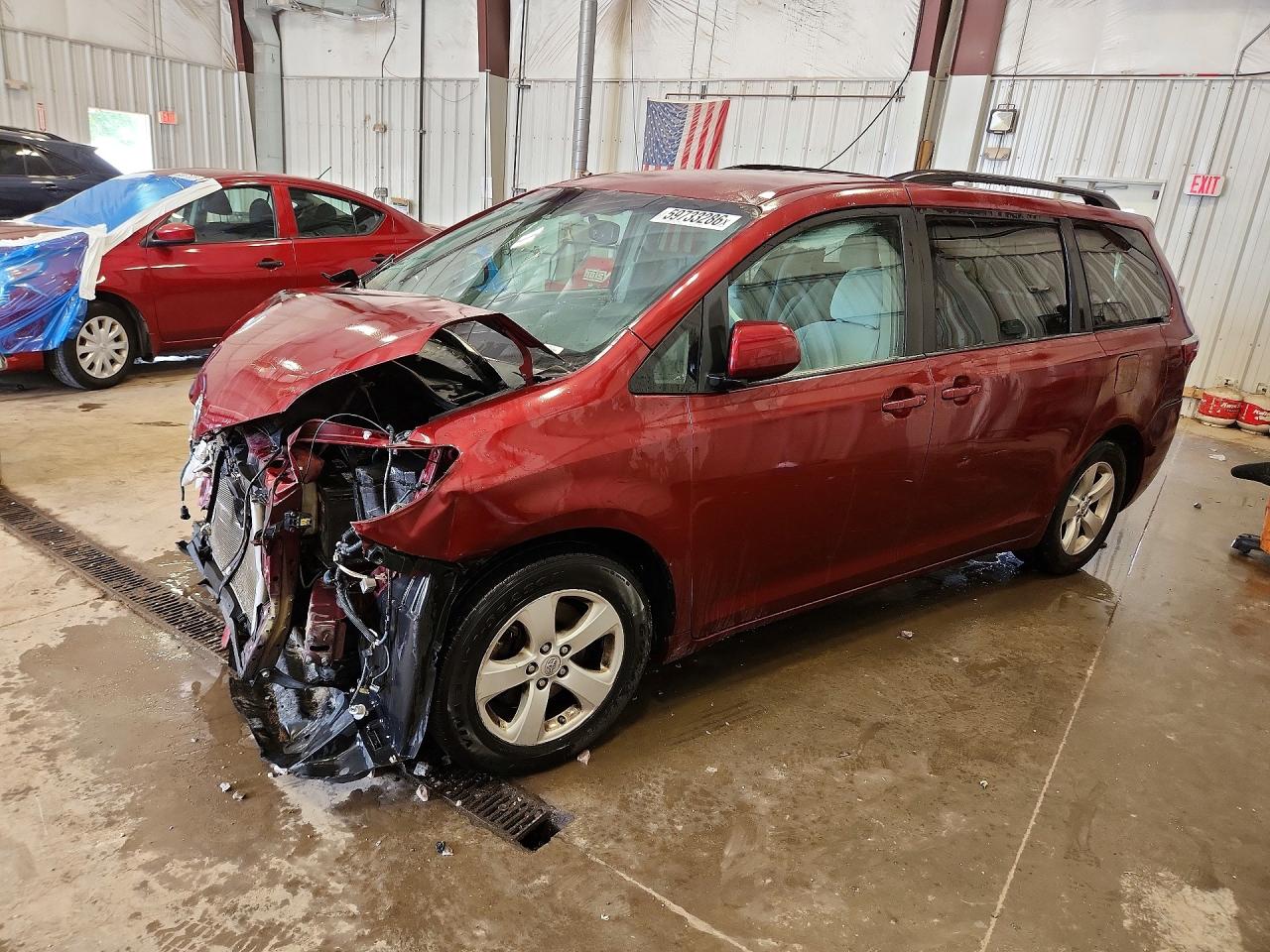 2015 TOYOTA SIENNA LE