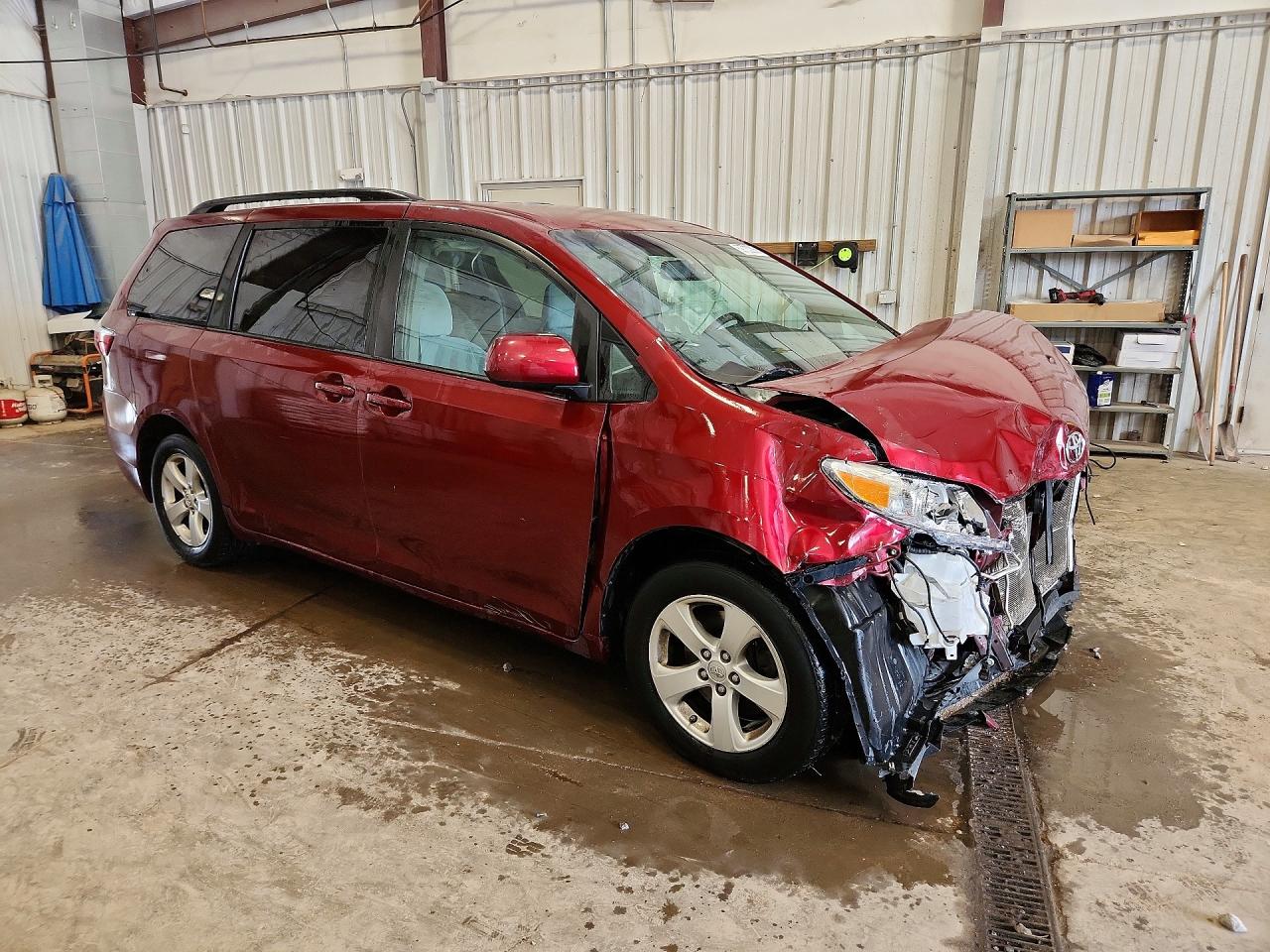 2015 TOYOTA SIENNA LE — снимка 4