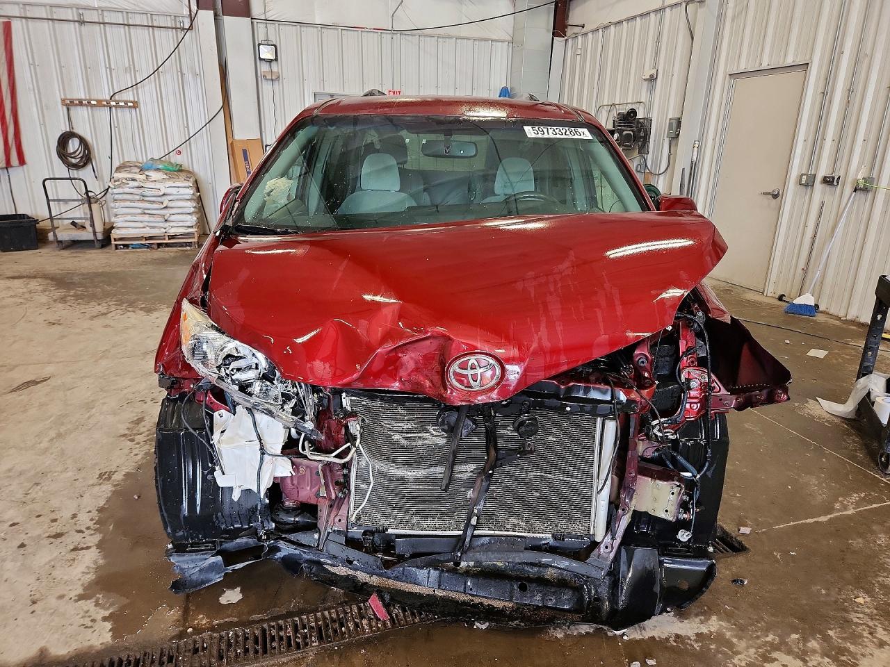 2015 TOYOTA SIENNA LE — снимка 5