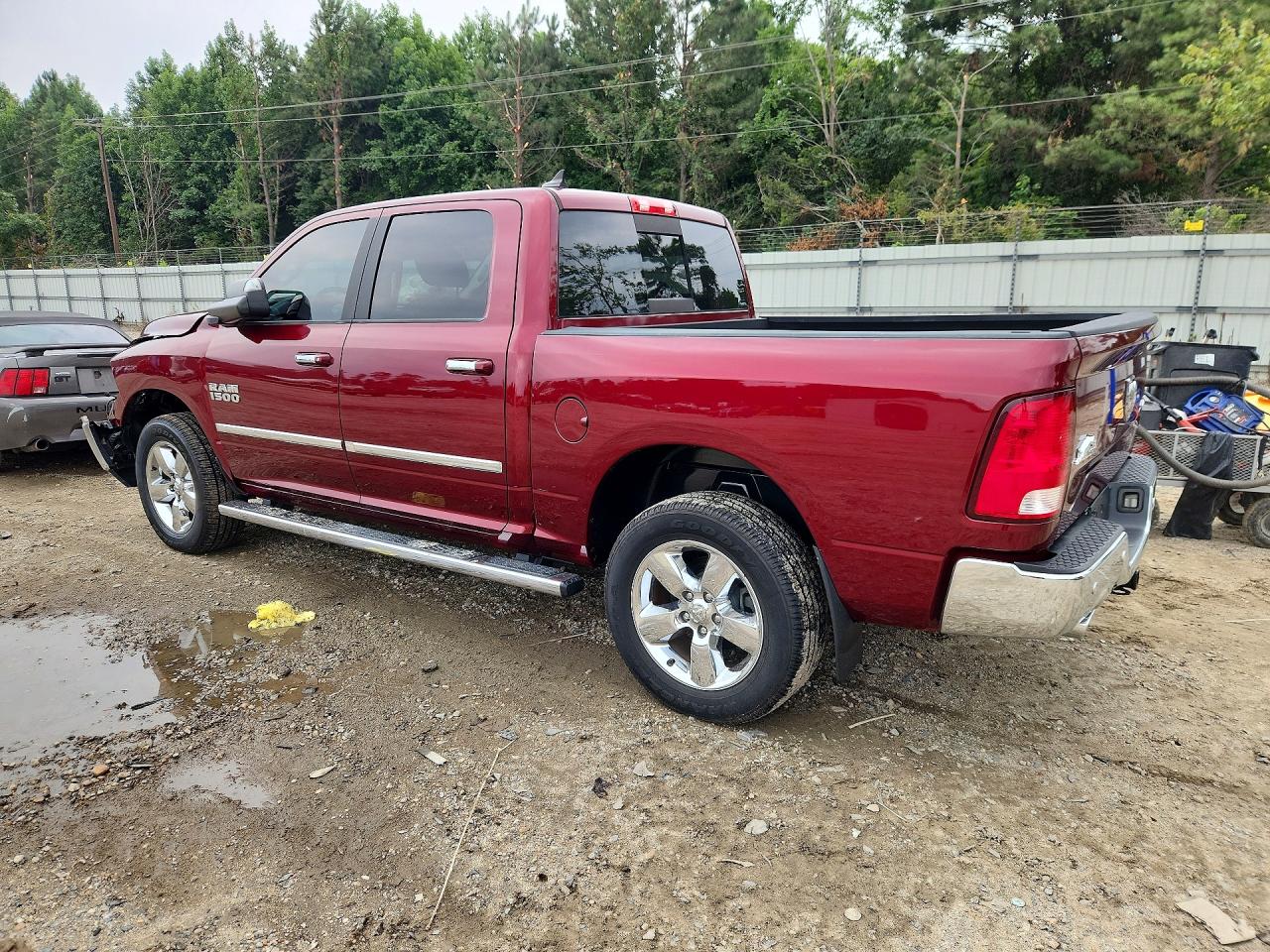 2017 RAM 1500 SLT — снимка 2