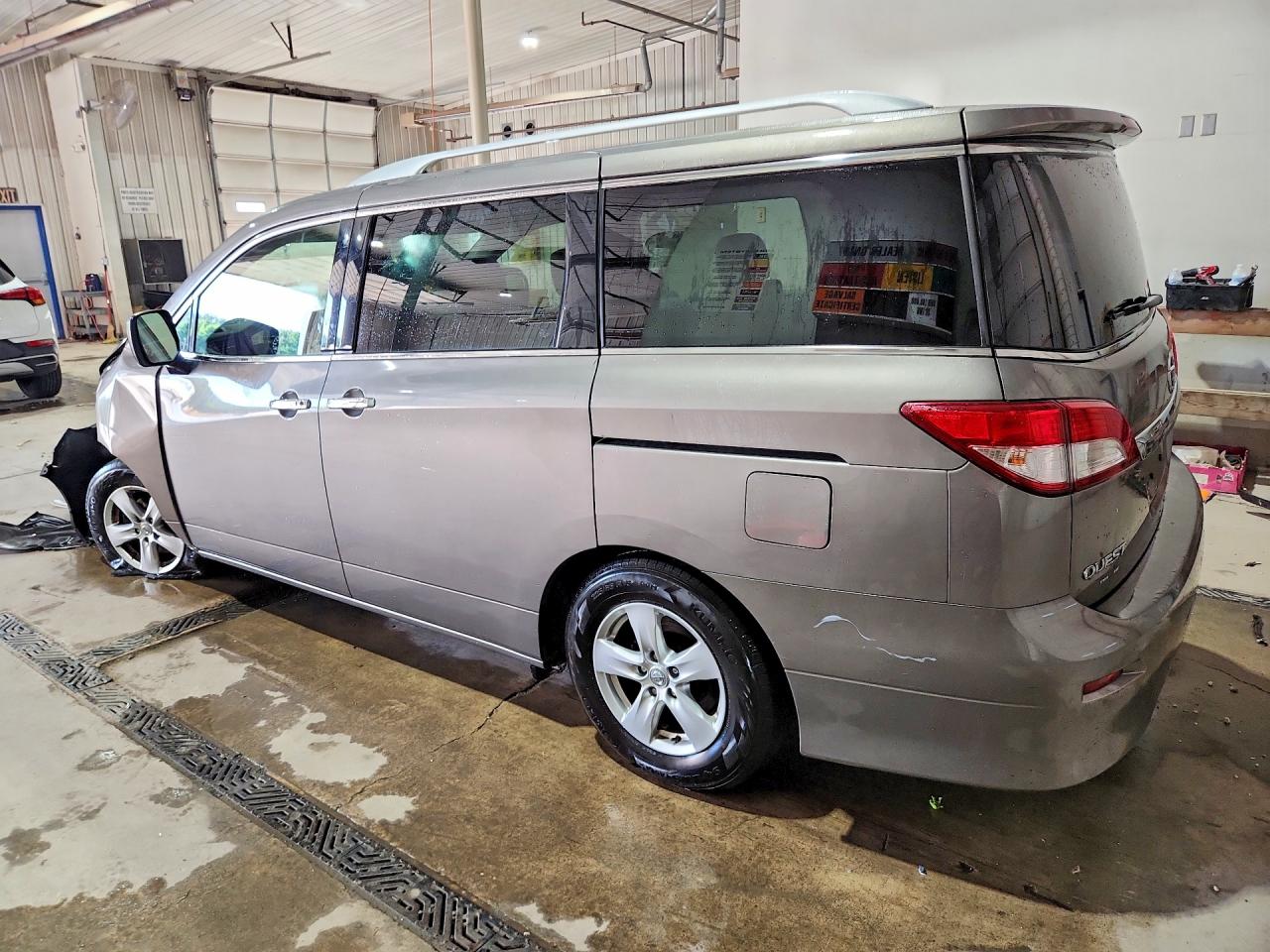 2017 NISSAN QUEST SV — снимка 2