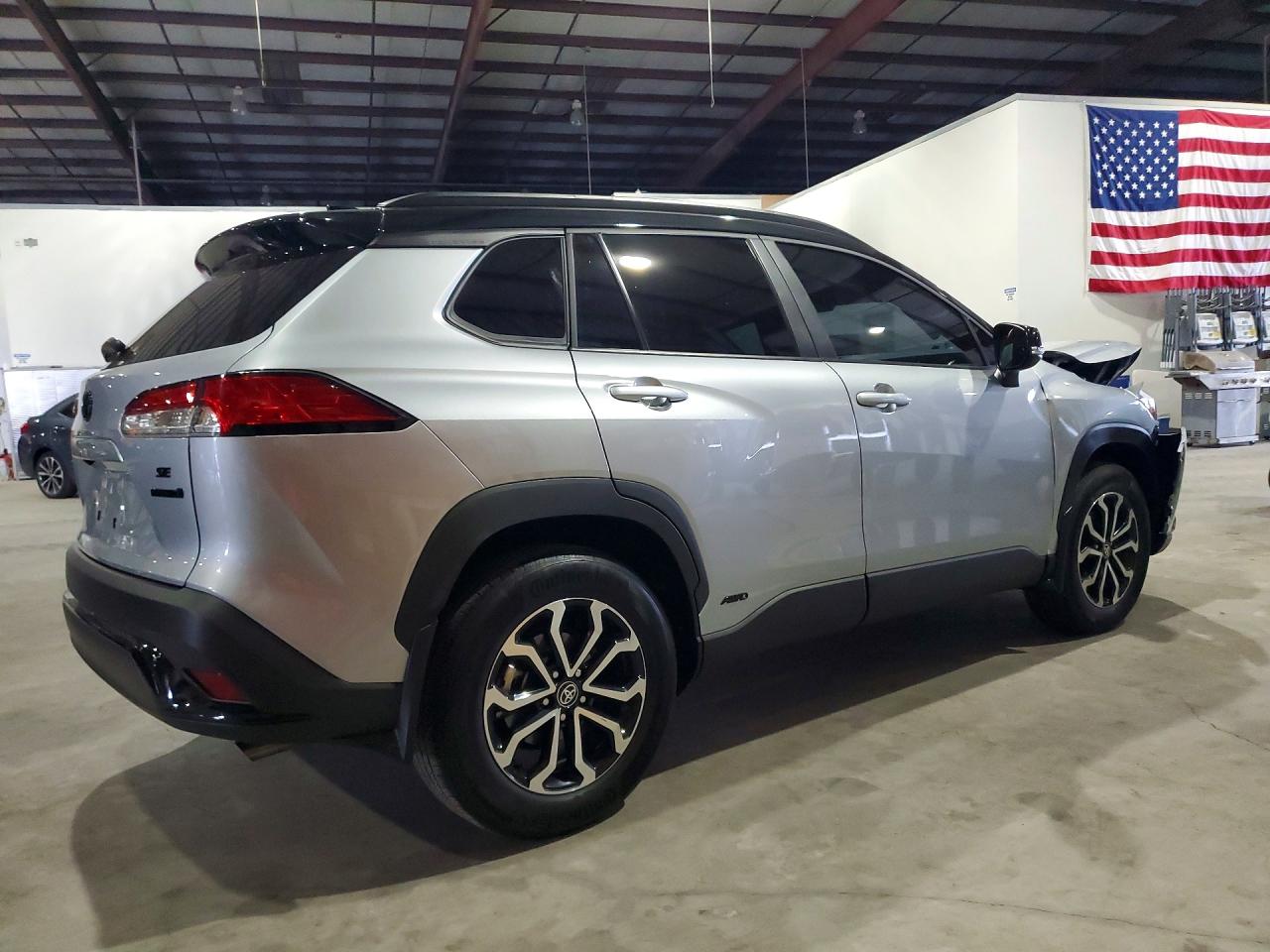2024 TOYOTA COROLLA CROSS HYBRID SE — снимка 3