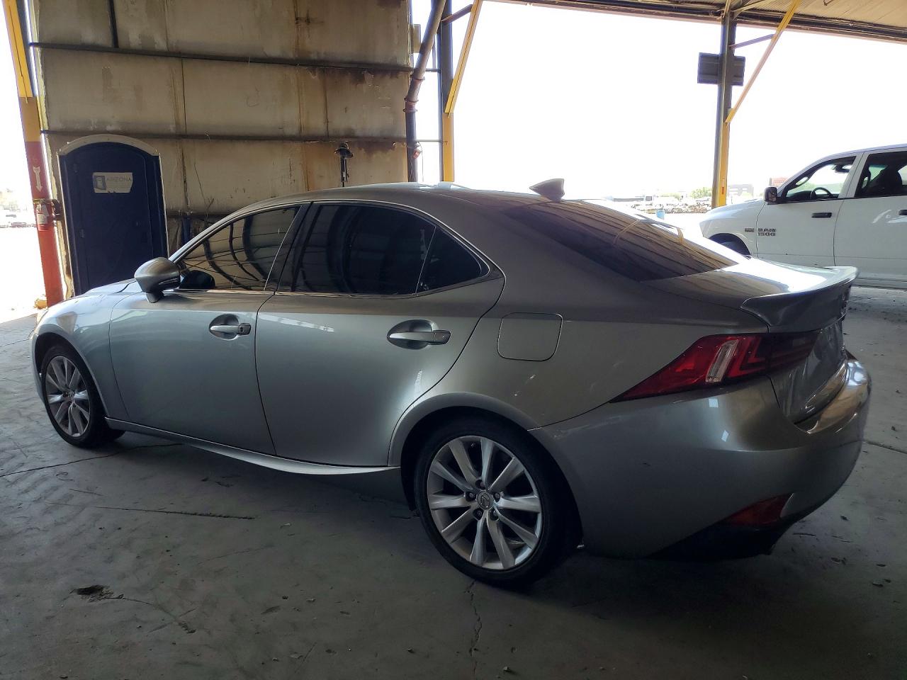 2016 LEXUS IS 200T — снимка 2