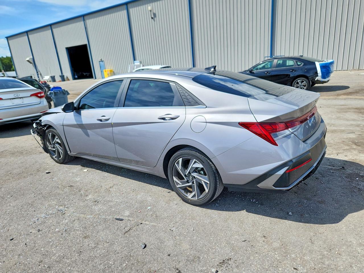2025 HYUNDAI ELANTRA LIMITED — снимка 2