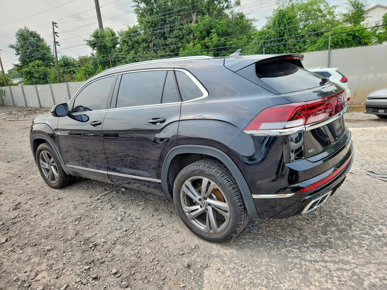 2024 VOLKSWAGEN ATLAS CROSS SPORT SEL R-LINE — снимка 2