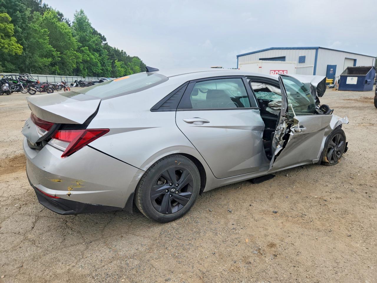 2022 HYUNDAI ELANTRA SEL — снимка 3