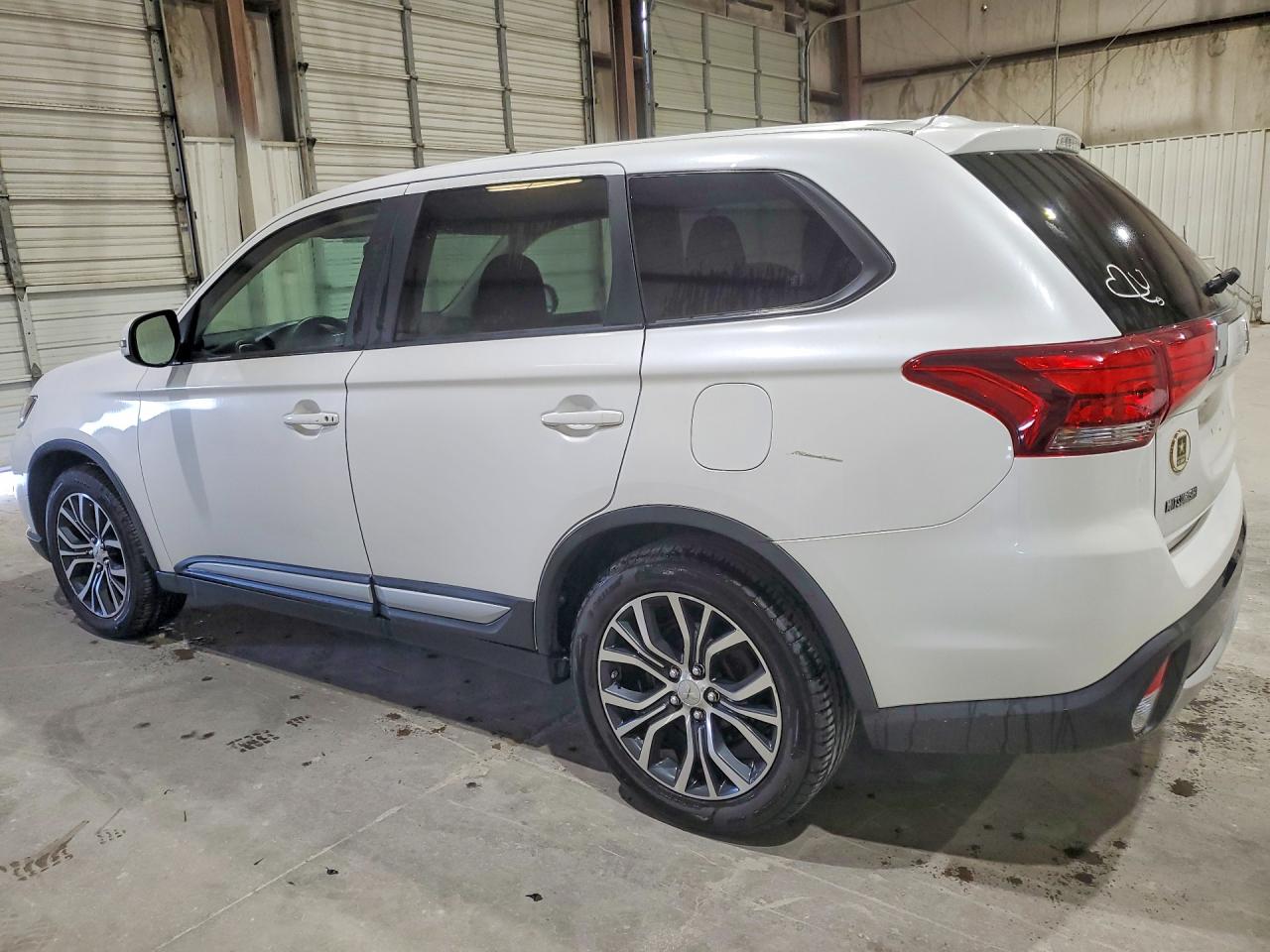 2016 MITSUBISHI OUTLANDER SE — снимка 2