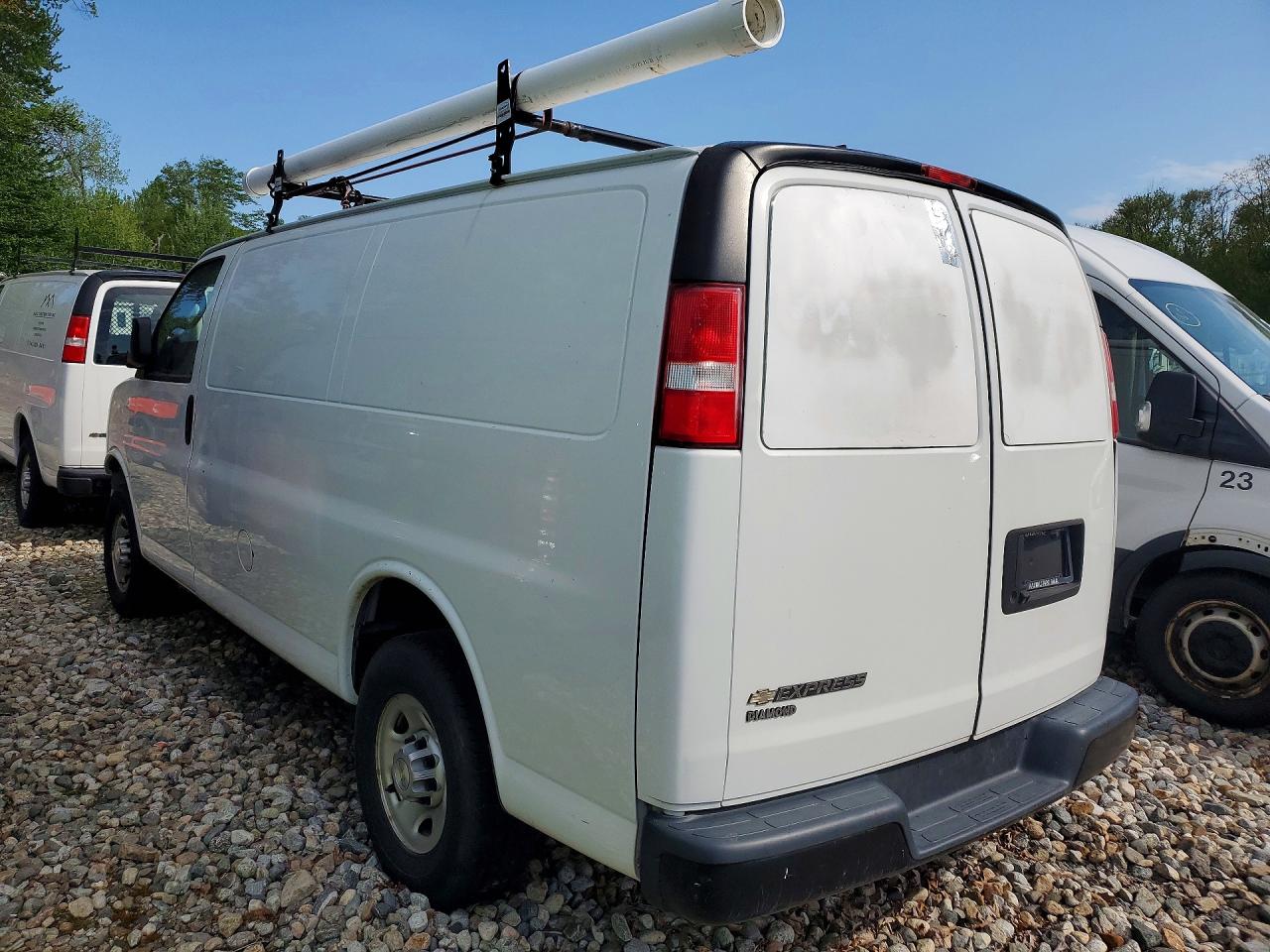 2020 CHEVROLET EXPRESS G2500 — снимка 2