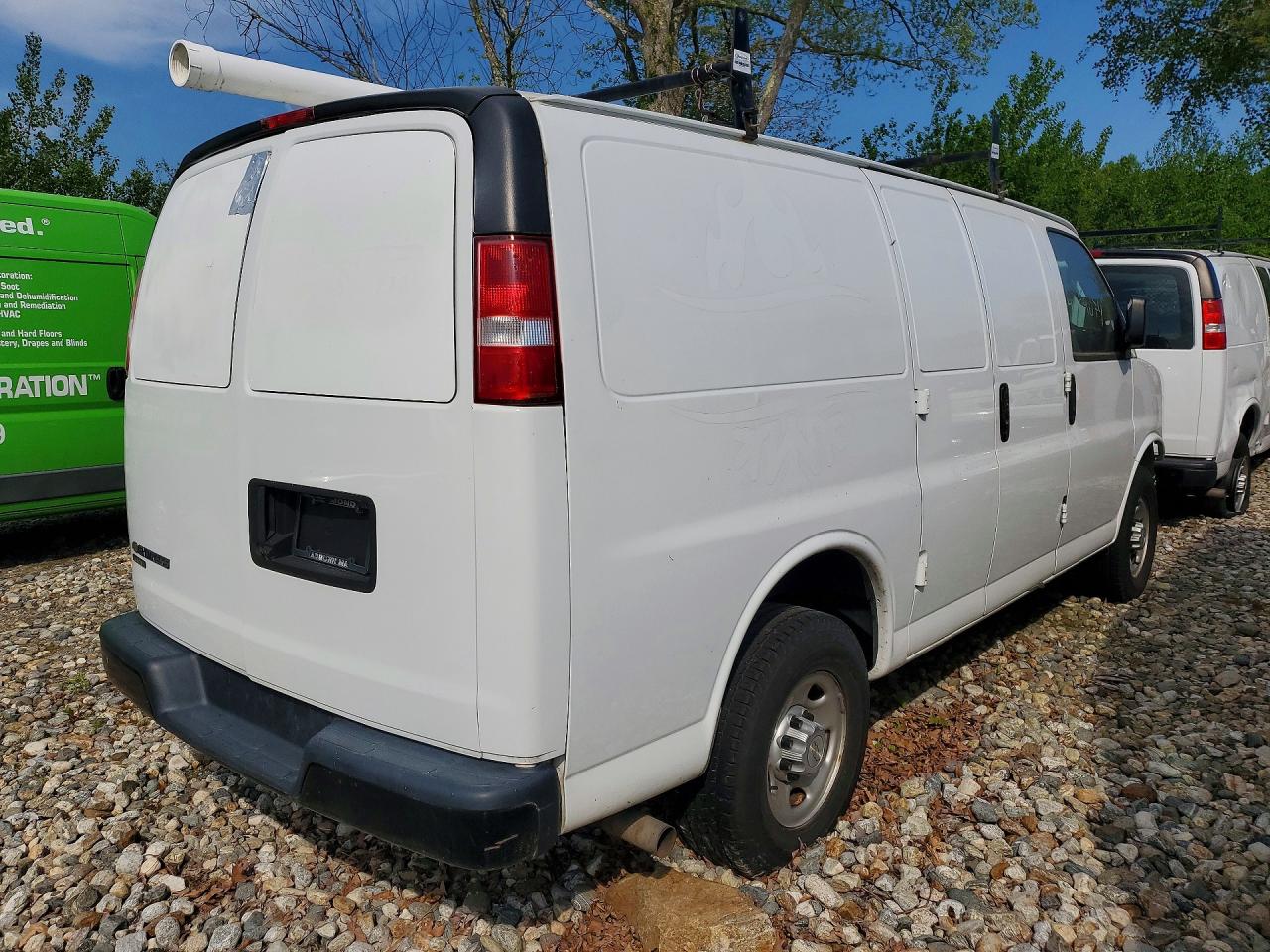 2020 CHEVROLET EXPRESS G2500 — снимка 3