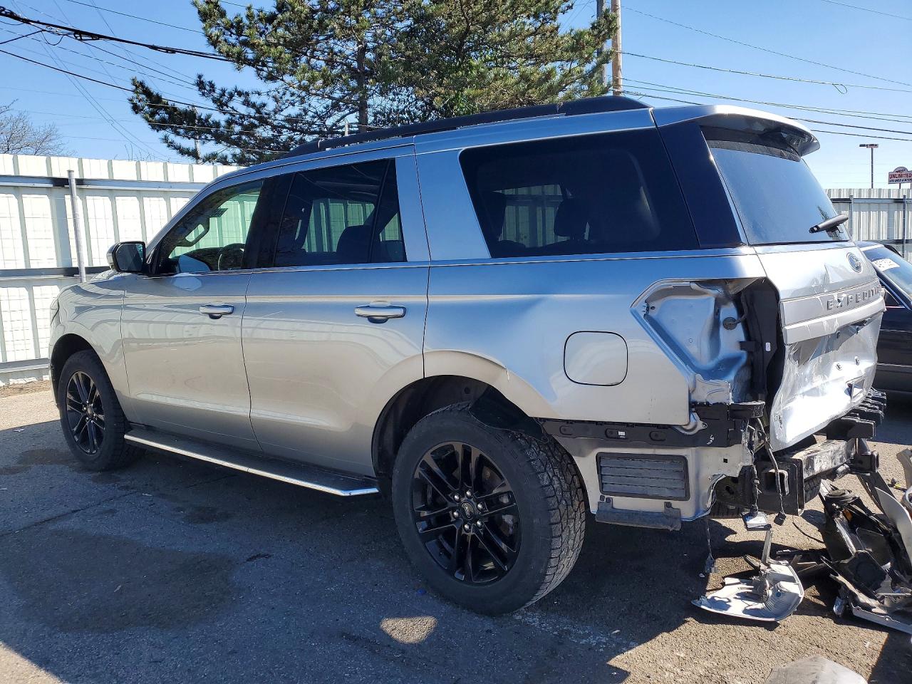2022 FORD EXPEDITION XLT — снимка 2
