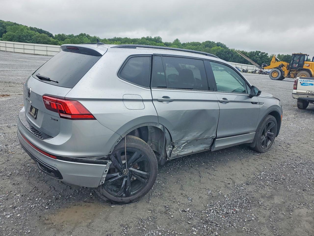 2024 VOLKSWAGEN TIGUAN SE R-LINE BLACK — снимка 3