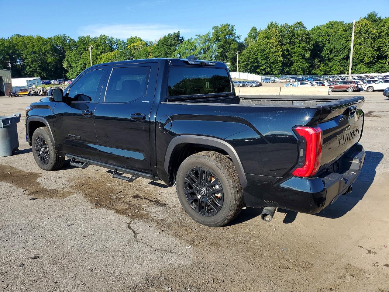 2026 TOYOTA TUNDRA LIMITED — снимка 2