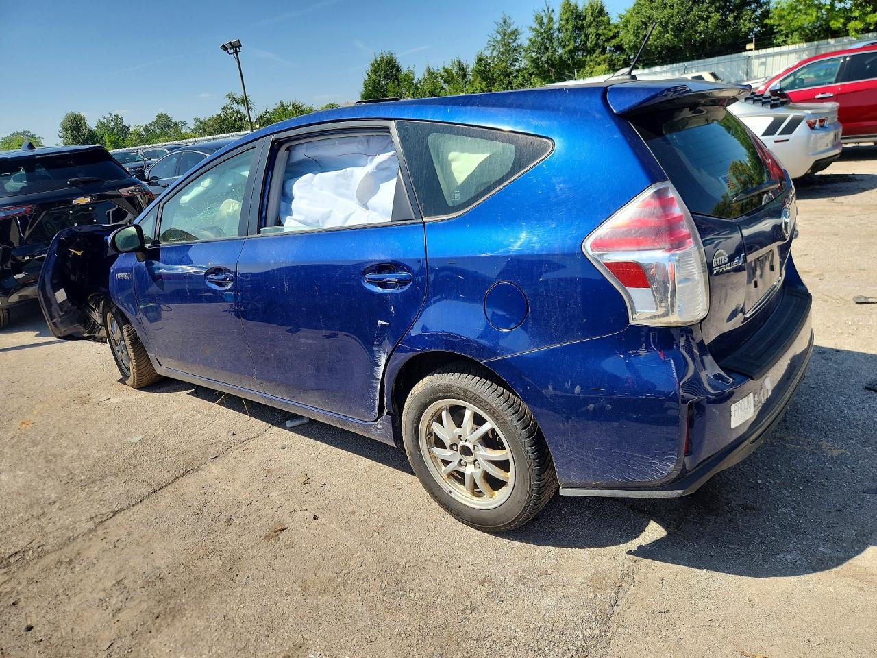 2017 TOYOTA PRIUS V THREE — снимка 2