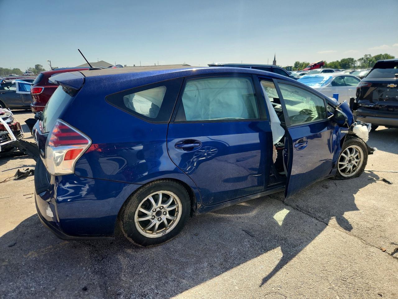 2017 TOYOTA PRIUS V THREE — снимка 3