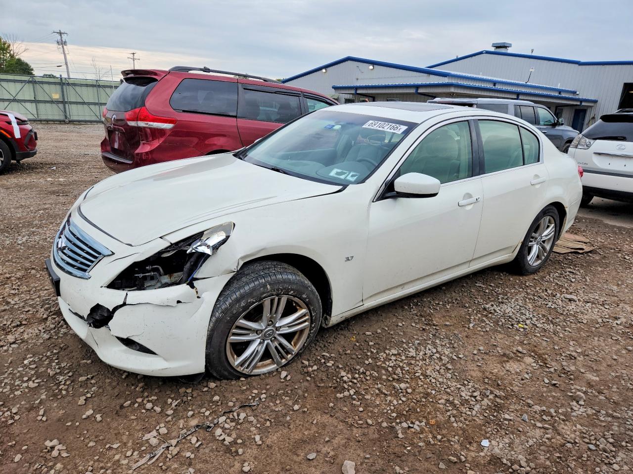 2015 INFINITI Q40 BASE