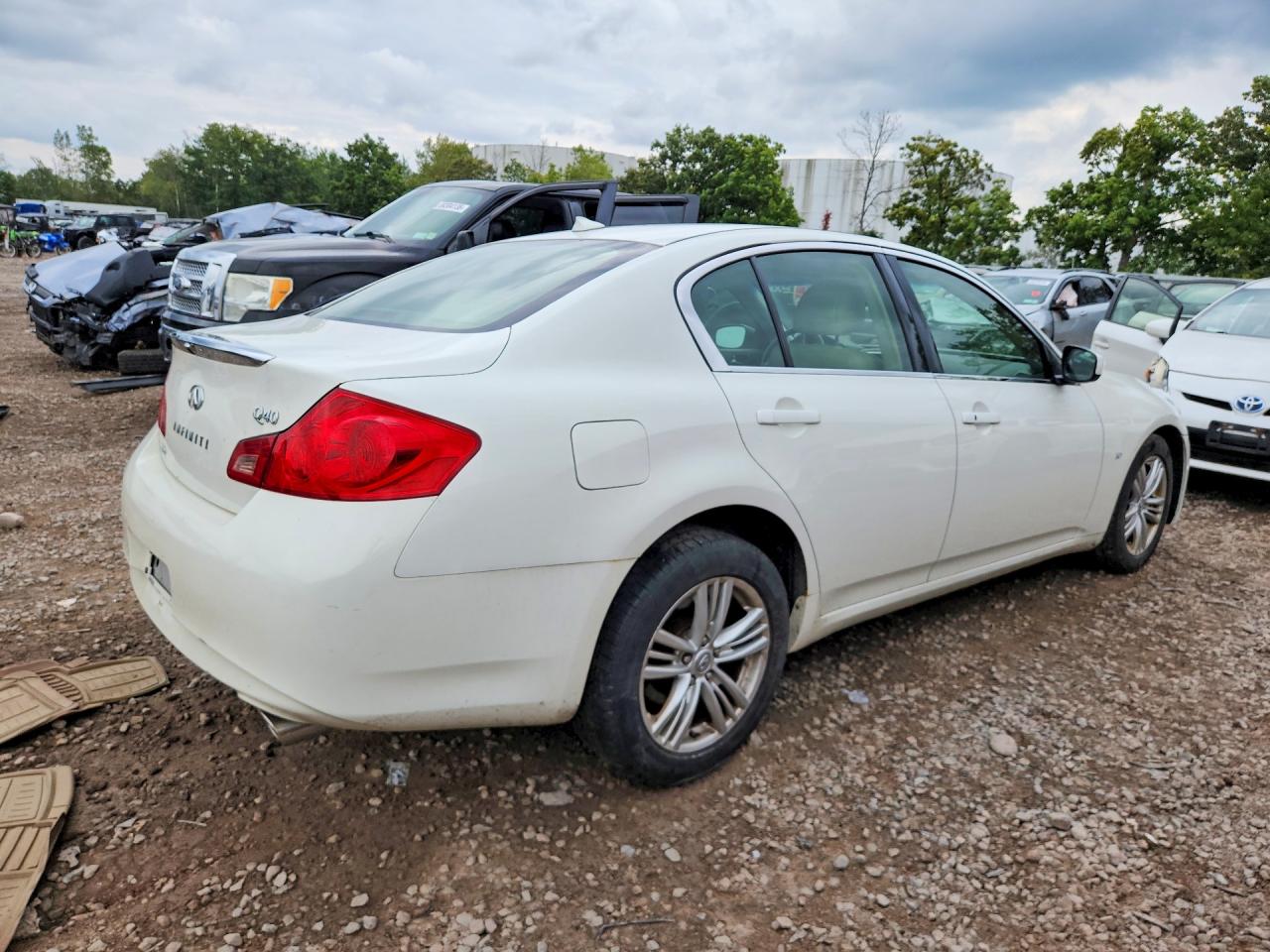 2015 INFINITI Q40 BASE — снимка 3