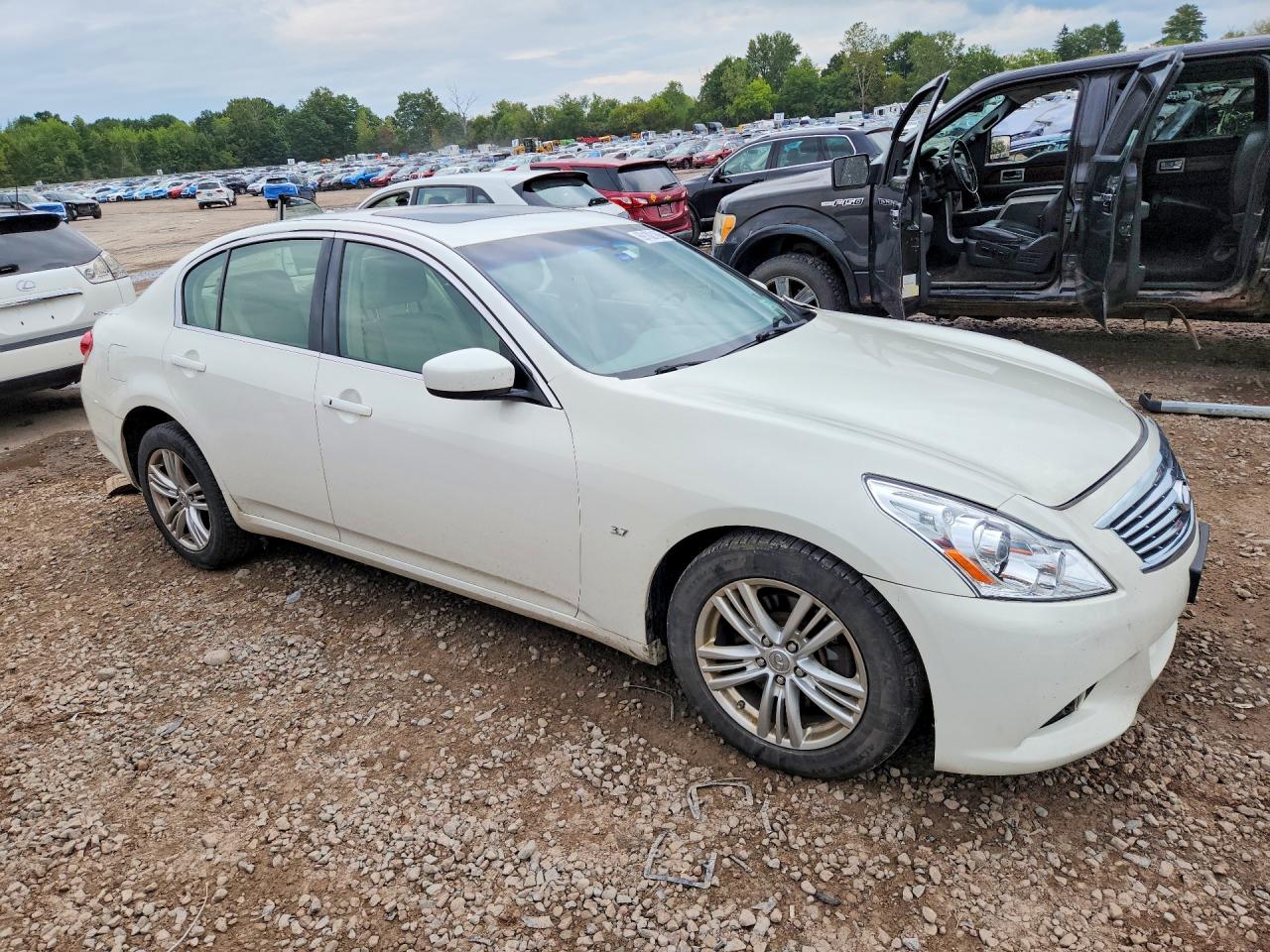 2015 INFINITI Q40 BASE — снимка 4
