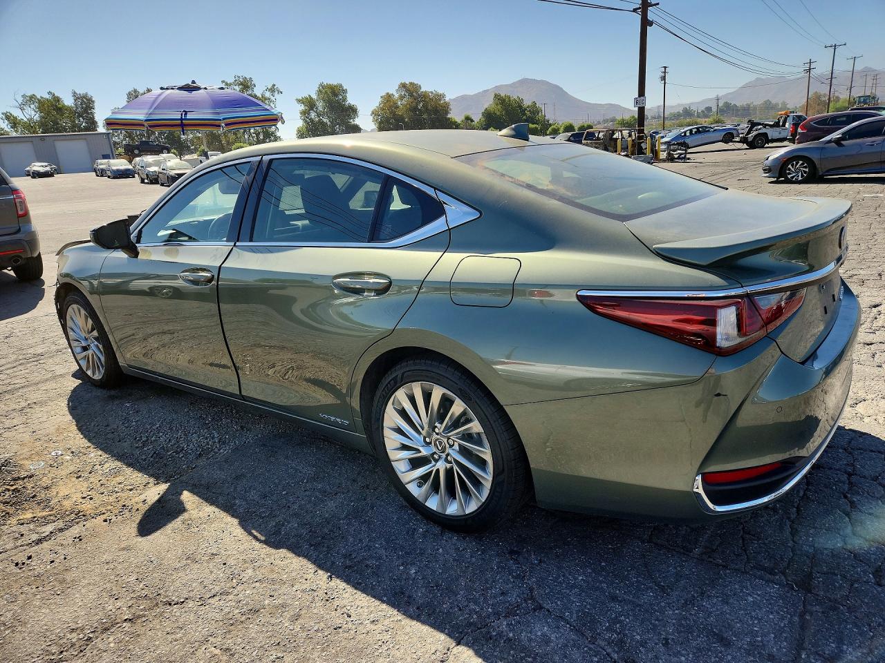 2019 LEXUS ES 300H — снимка 2