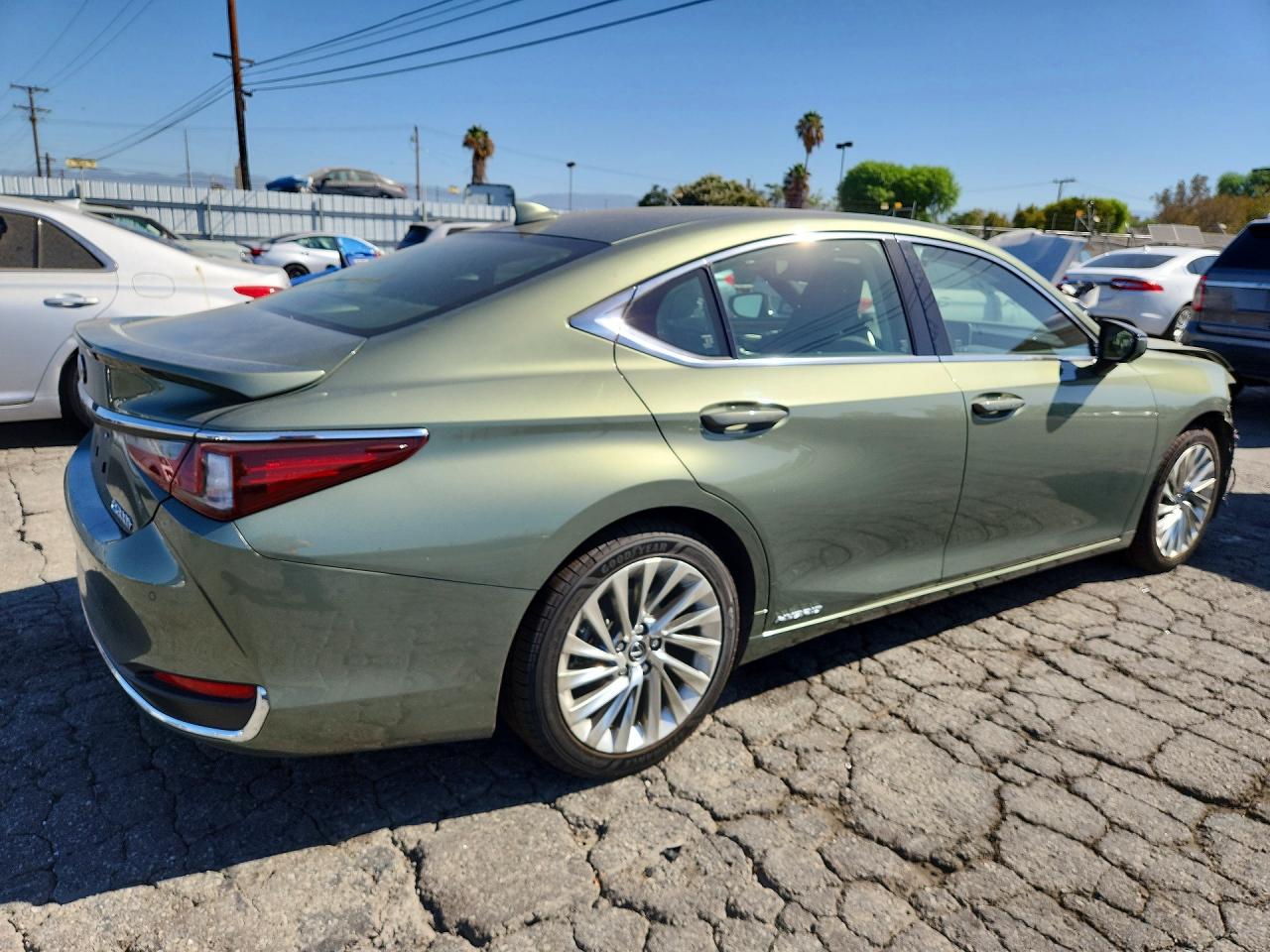 2019 LEXUS ES 300H — снимка 3