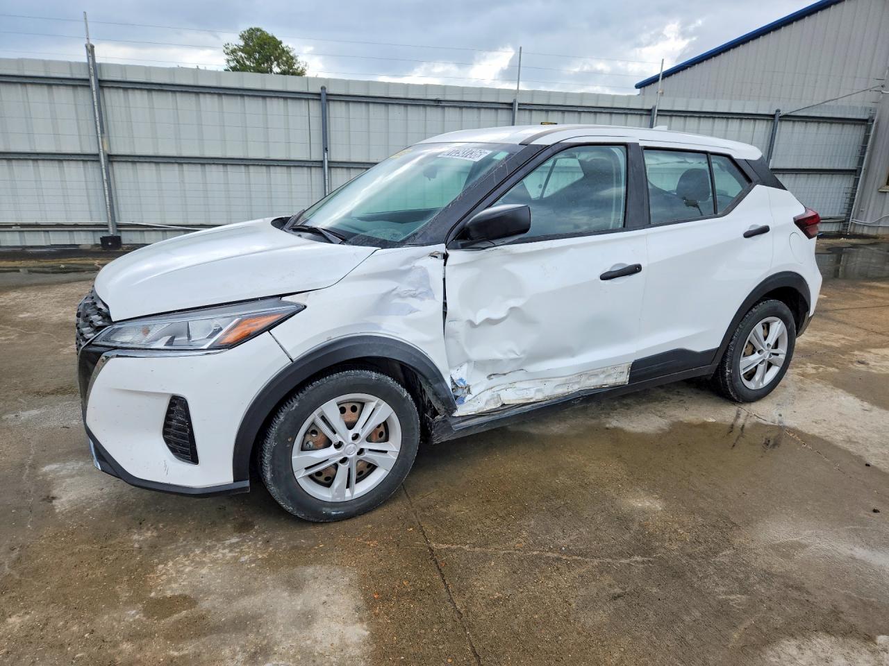 2024 NISSAN KICKS S