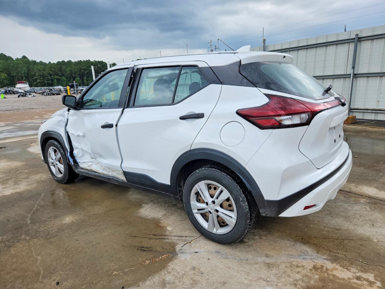2024 NISSAN KICKS S — снимка 2