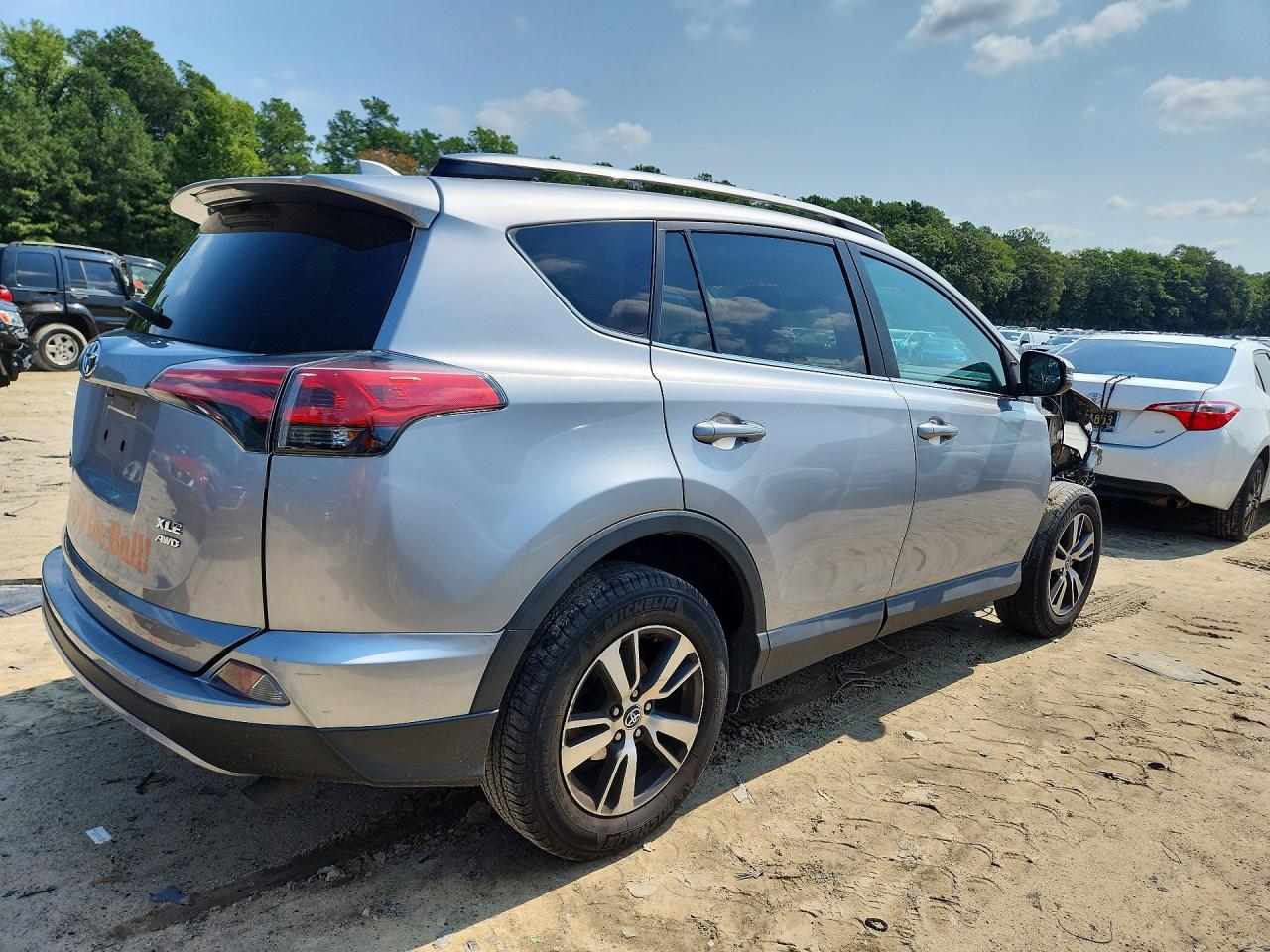 2017 TOYOTA RAV4 XLE — снимка 3
