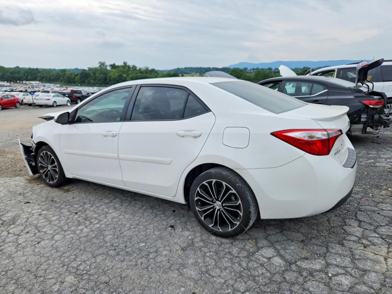 2015 TOYOTA COROLLA S PLUS — снимка 2