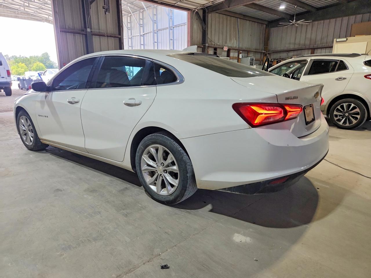 2019 CHEVROLET MALIBU LT — снимка 2