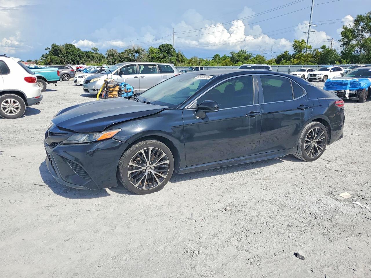2018 TOYOTA CAMRY SE