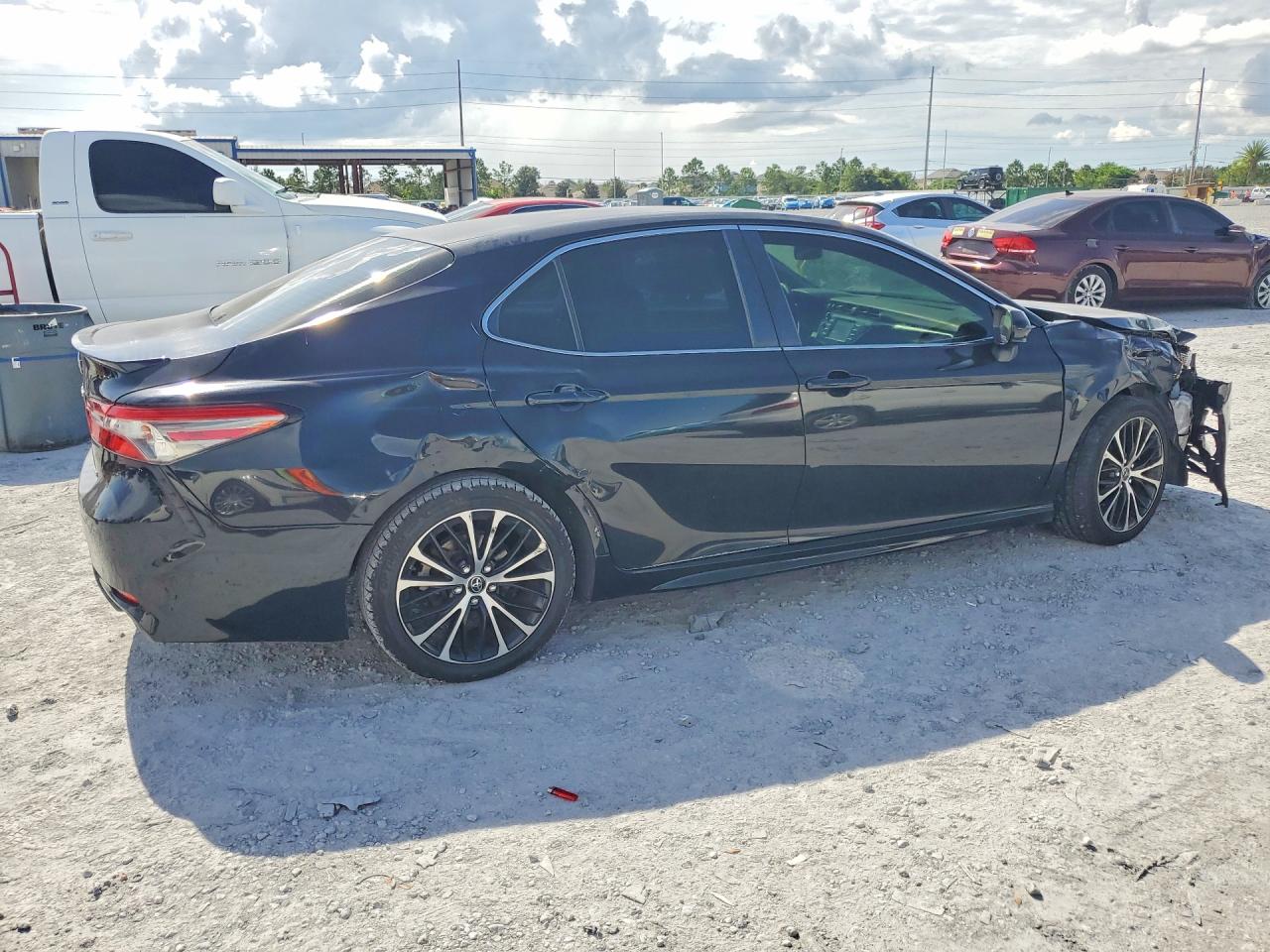 2018 TOYOTA CAMRY SE — снимка 3